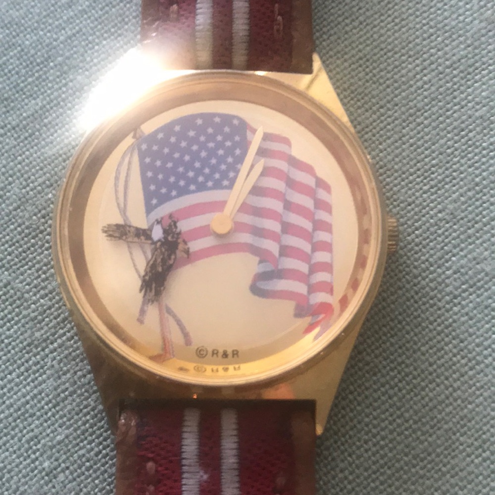 Patriotic Watch. Red, white and blue band. - Picture 2 of 4